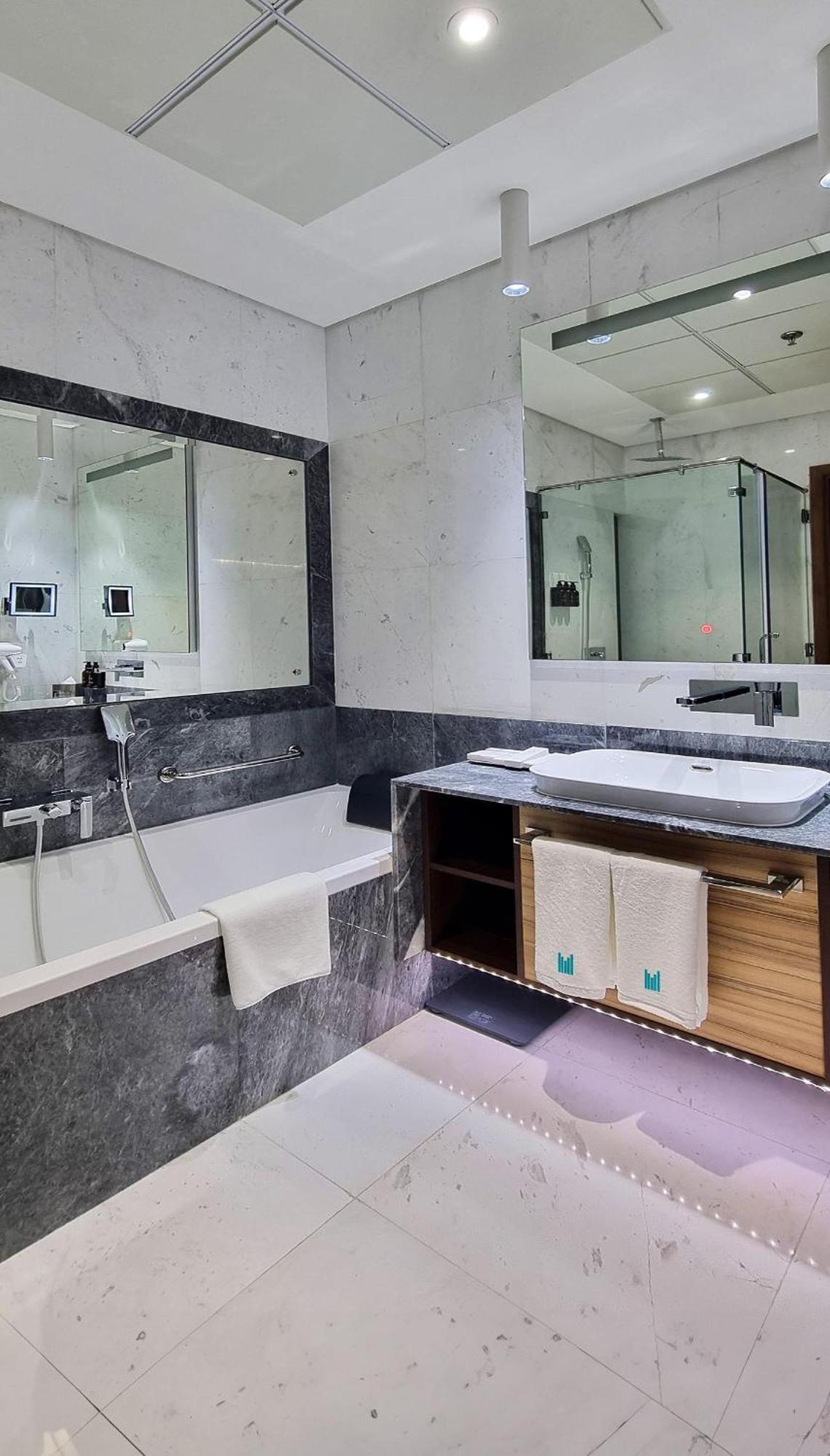 Millennium Place Doha Exterior photo Bathroom
